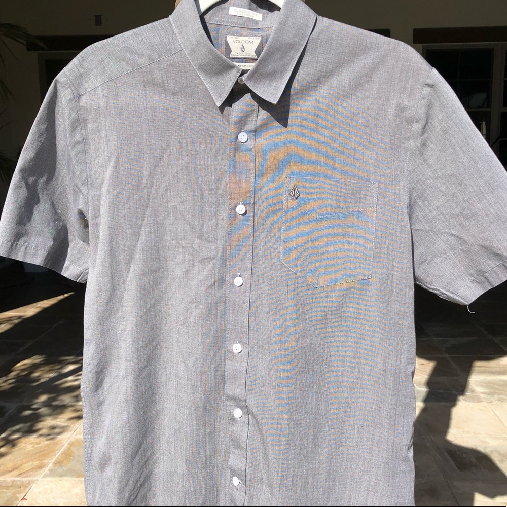 VOLCOM  COUPE CLASSIC BUTTON DOWN MENS M